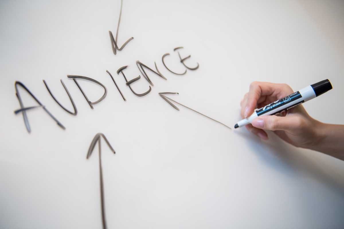 Creare contenuti di qualità senza una strategia SEO: un approccio frustrante e inefficace